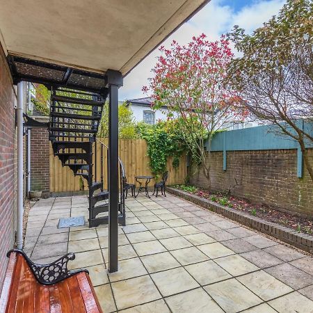 4 Bed City House With Private Garden And Parking Winchester Dış mekan fotoğraf