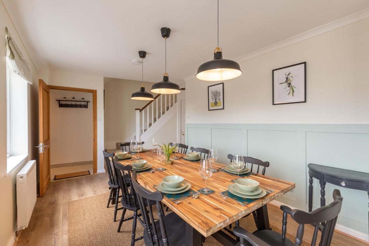 4 Bed City House With Private Garden And Parking Winchester Dış mekan fotoğraf